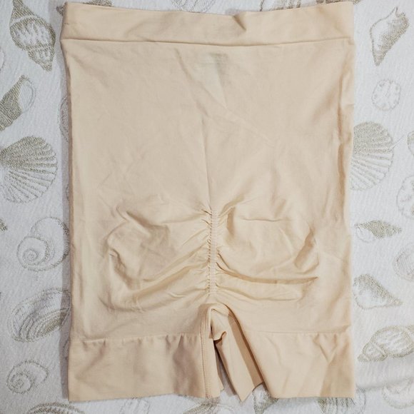 Yummie Mid Waist Shaping Short M/L Beige Nylon - Picture 2 of 3